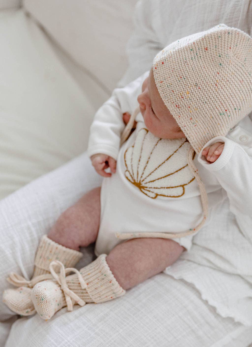 WOVEN KIDS - Newborn Booties | Oat