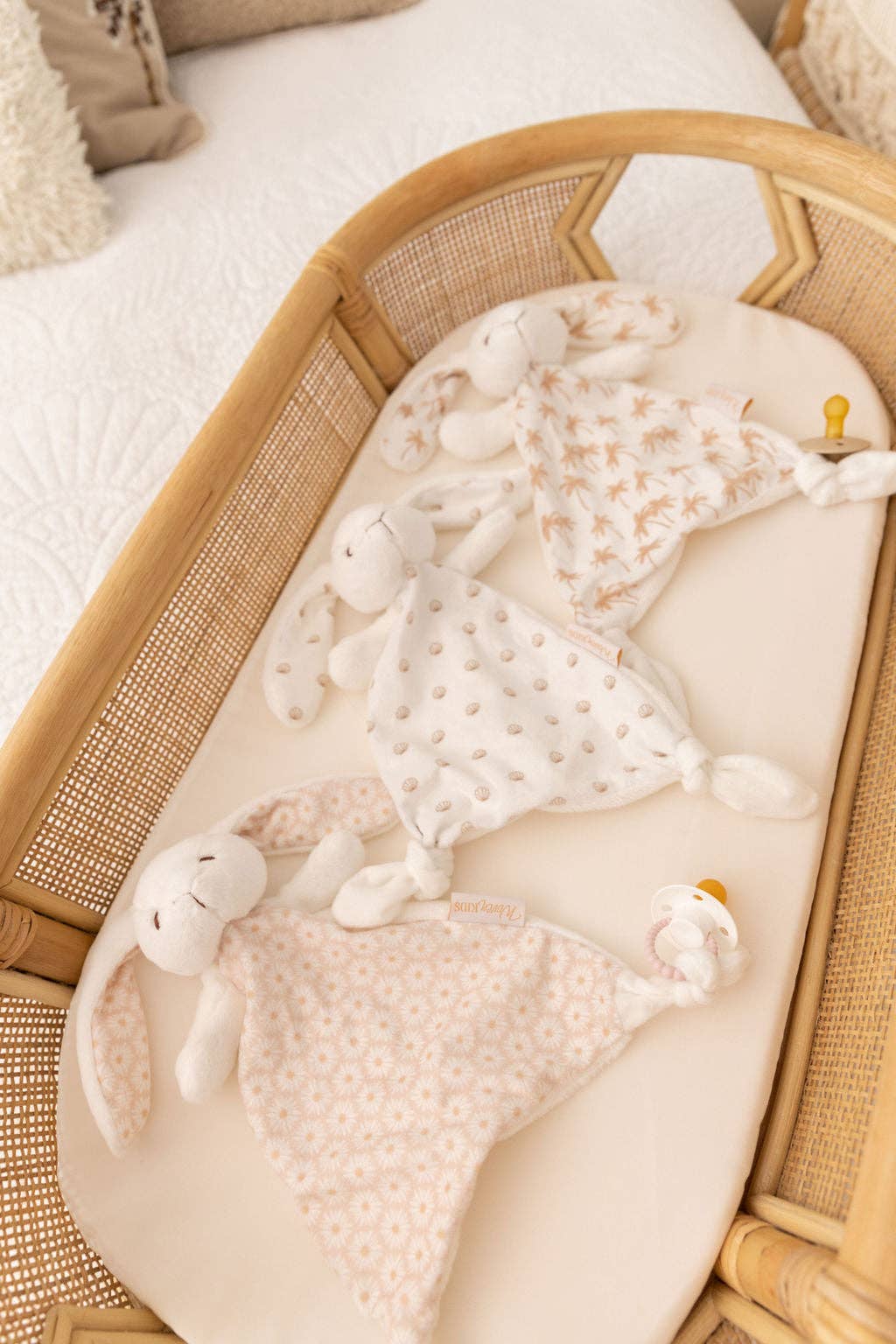 WOVEN KIDS - Cuddle Bunny Comforter | Palm Tree