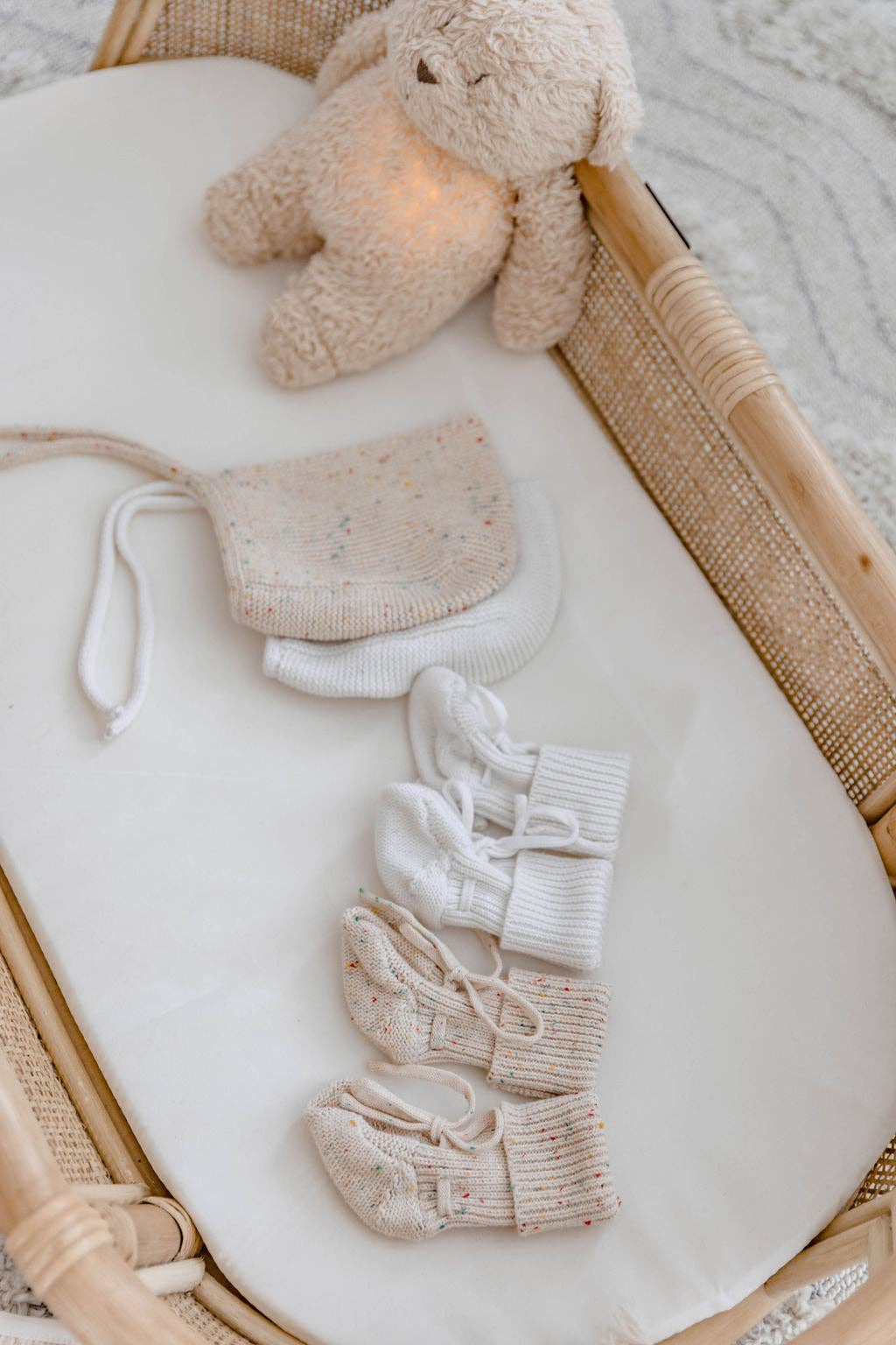 WOVEN KIDS - Newborn Booties | Oat